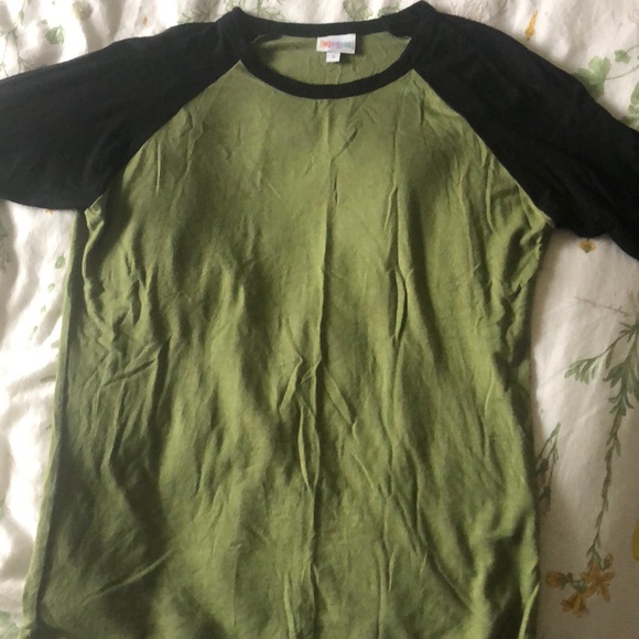 LuLaRoe Tops - Women’s green and black lularoe randy